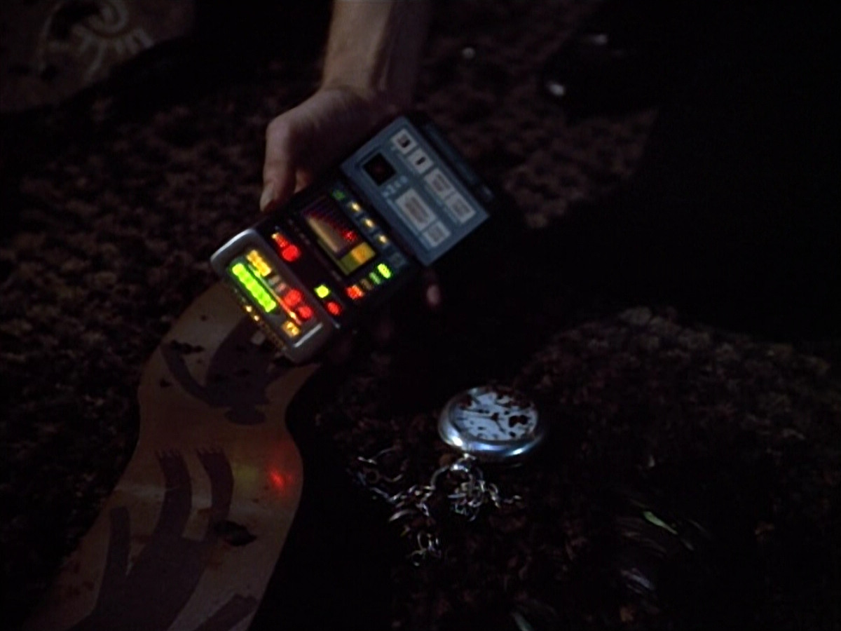 extant_StarTrek_VOY_4x09-YearOfHellPart2_01969.jpg