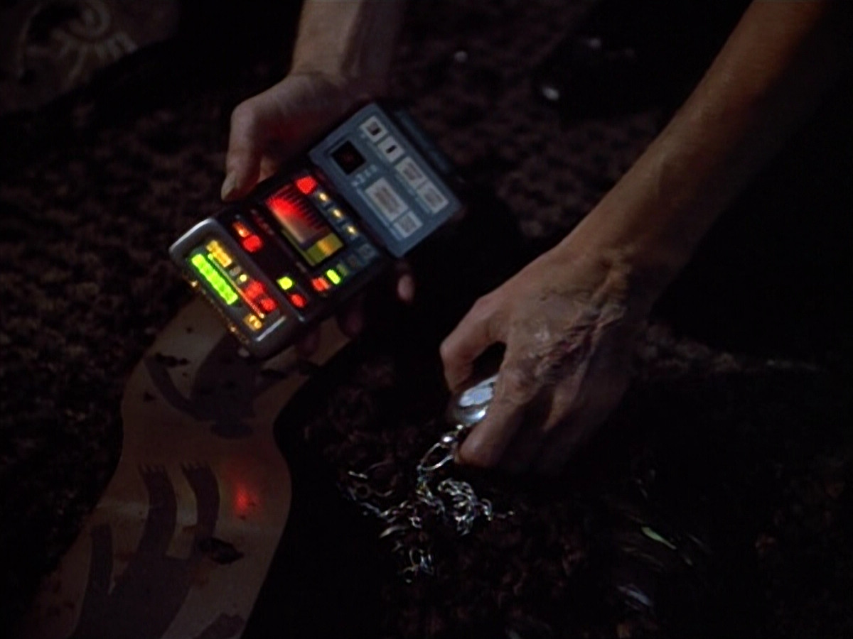 extant_StarTrek_VOY_4x09-YearOfHellPart2_01977.jpg