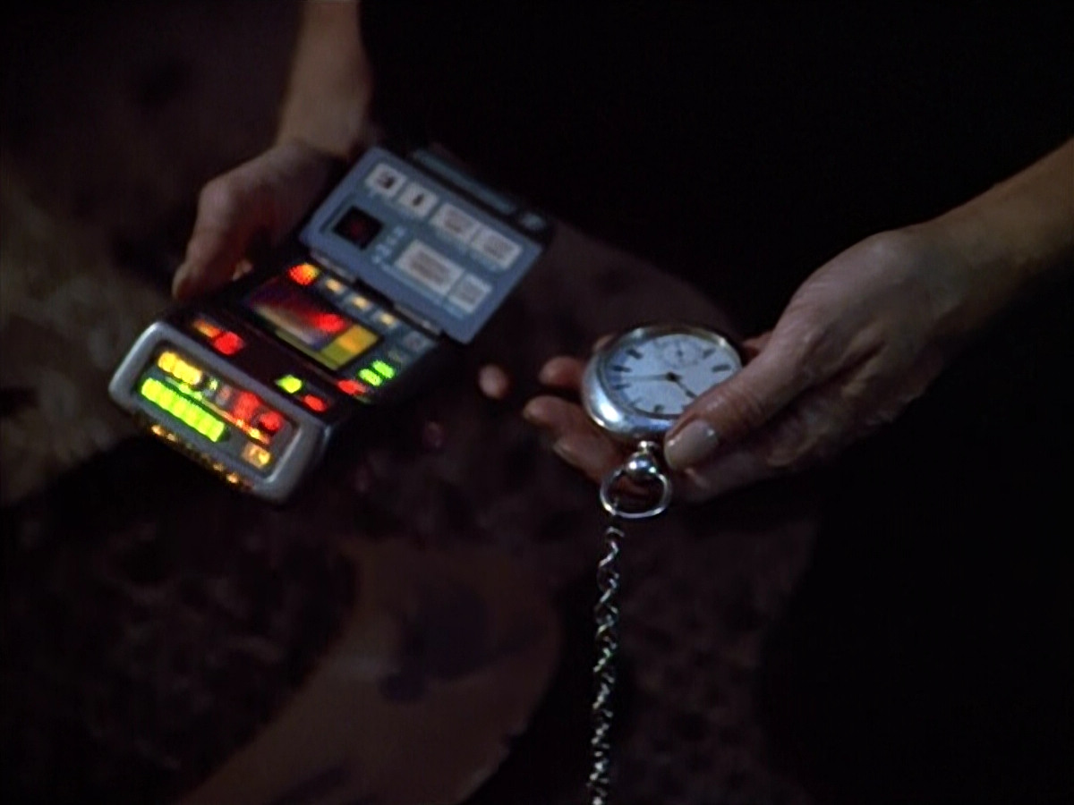extant_StarTrek_VOY_4x09-YearOfHellPart2_01981.jpg