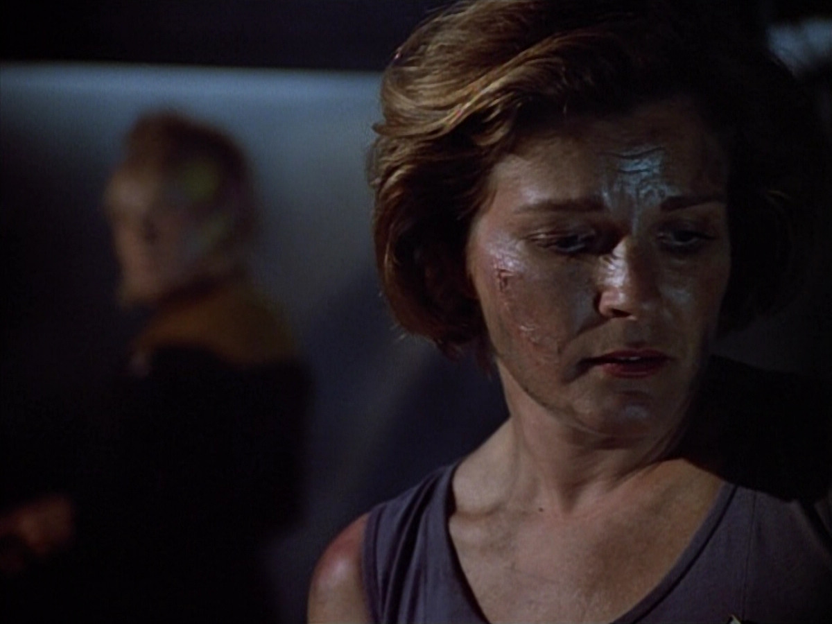 extant_StarTrek_VOY_4x09-YearOfHellPart2_01985.jpg