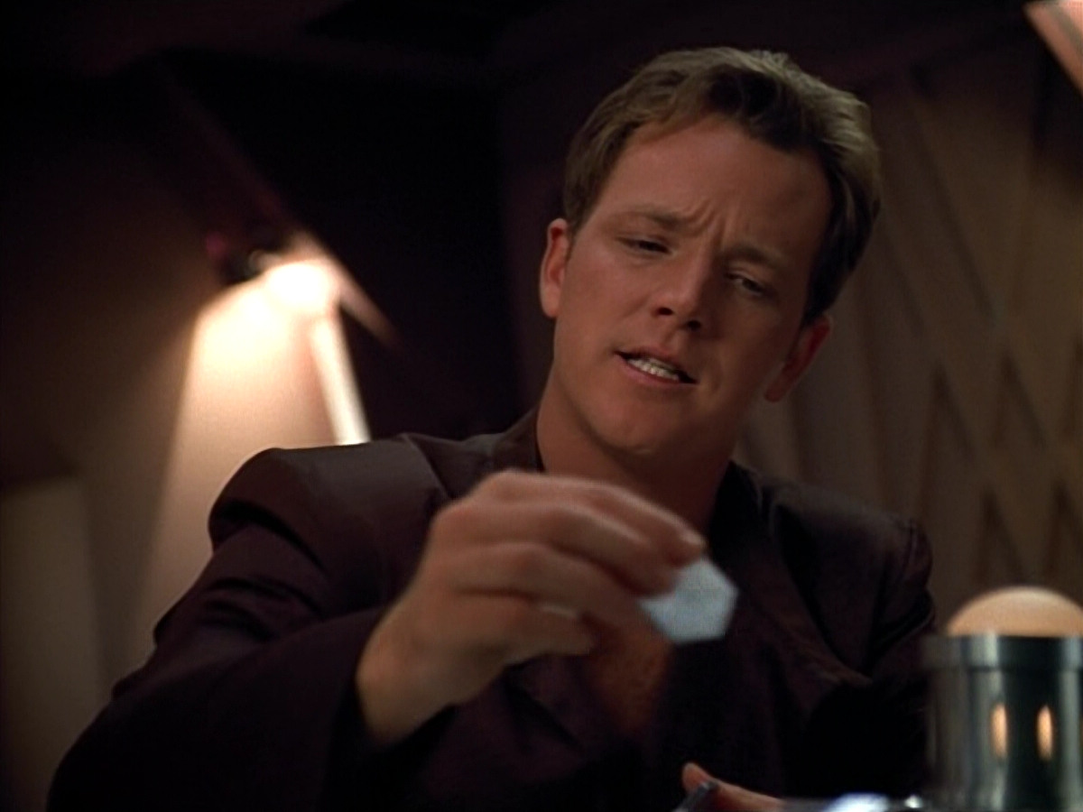 extant_StarTrek_VOY_4x09-YearOfHellPart2_02062.jpg