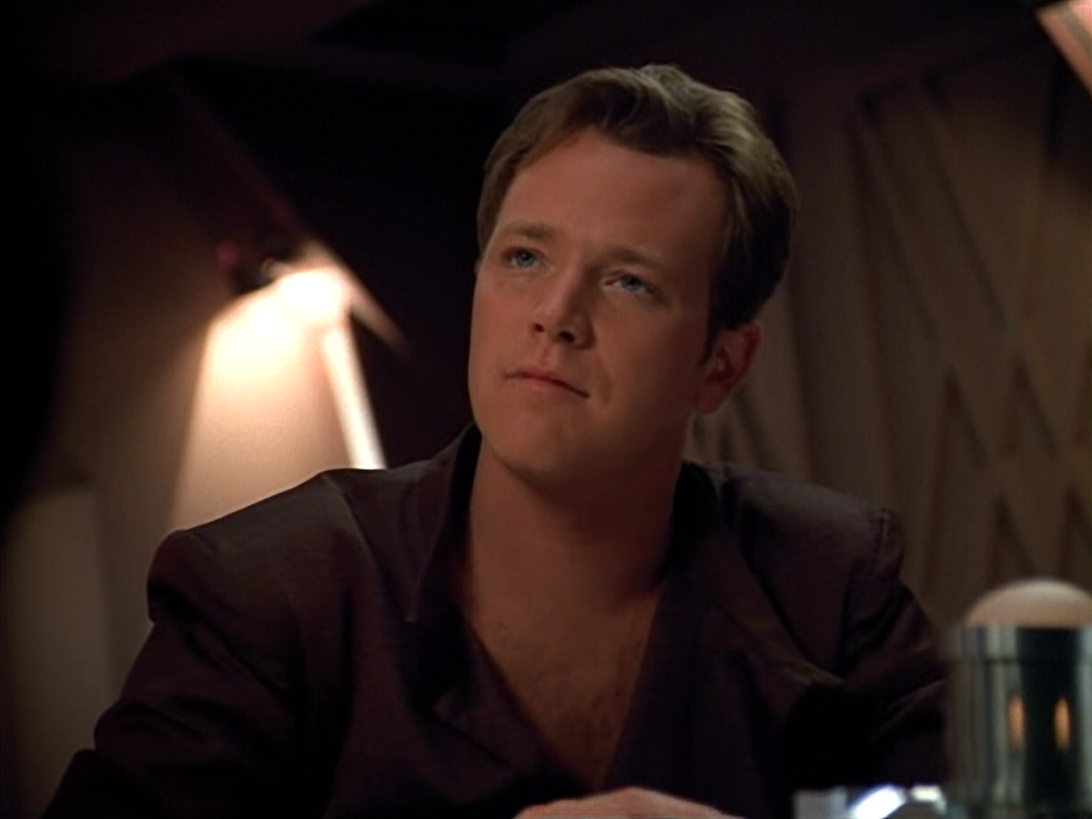 extant_StarTrek_VOY_4x09-YearOfHellPart2_02070.jpg