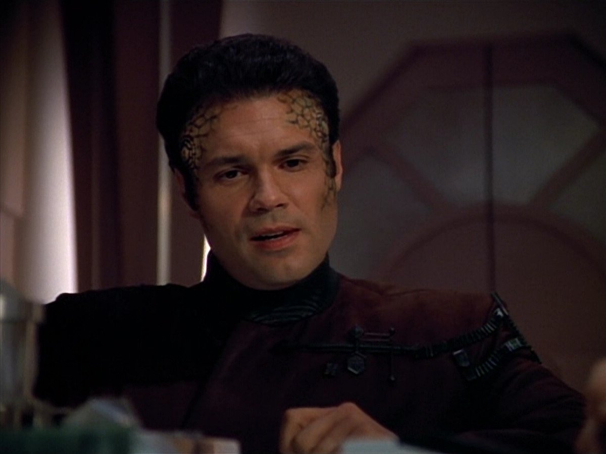 extant_StarTrek_VOY_4x09-YearOfHellPart2_02088.jpg