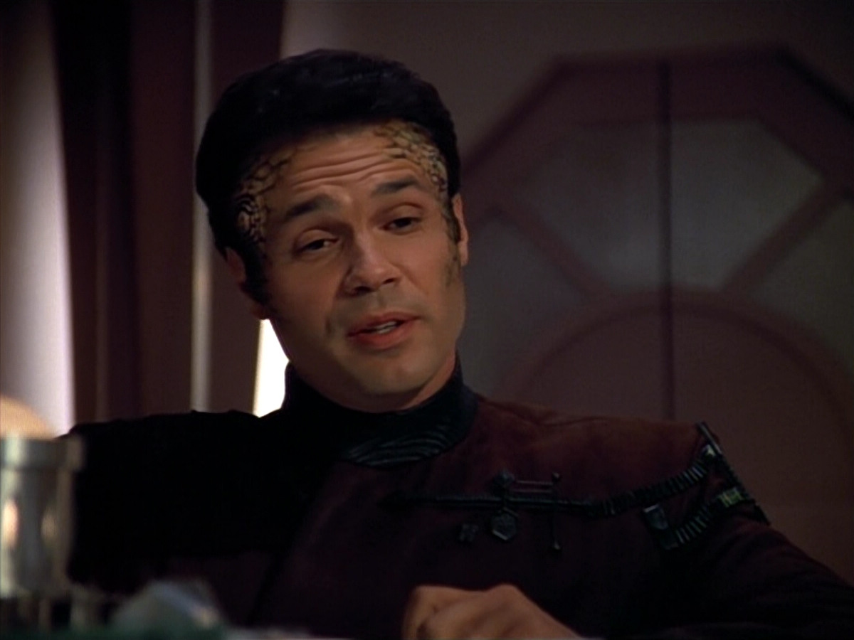 extant_StarTrek_VOY_4x09-YearOfHellPart2_02090.jpg