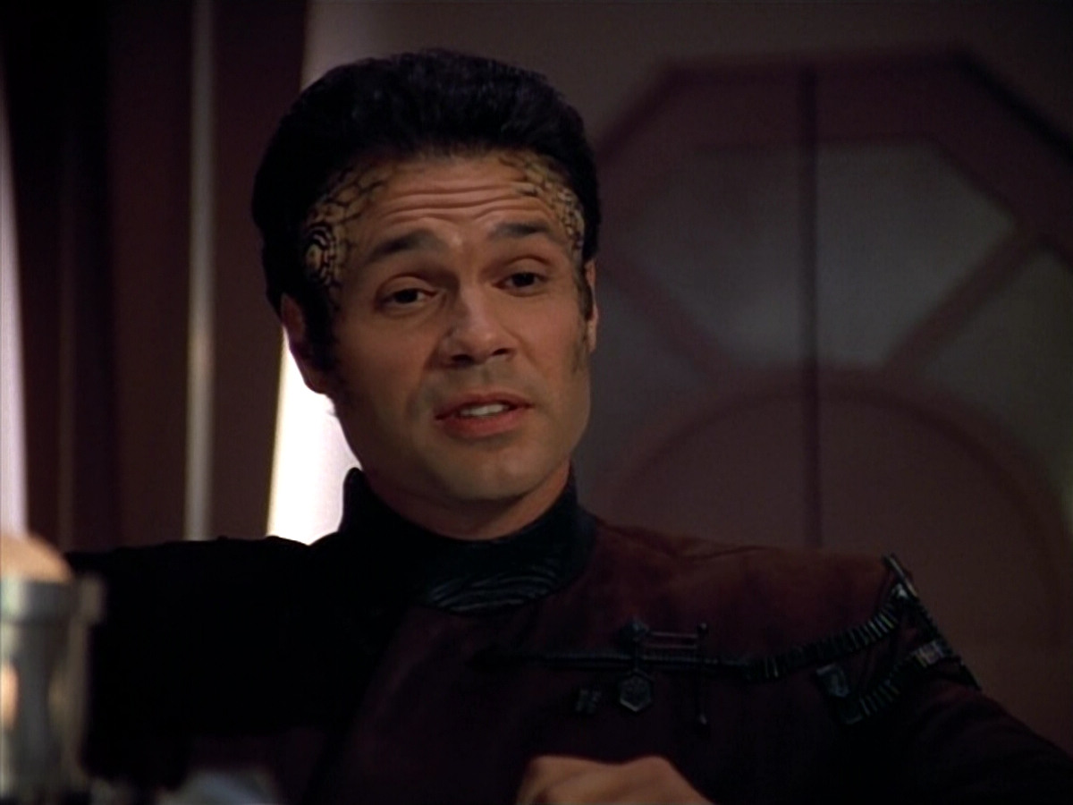 extant_StarTrek_VOY_4x09-YearOfHellPart2_02092.jpg