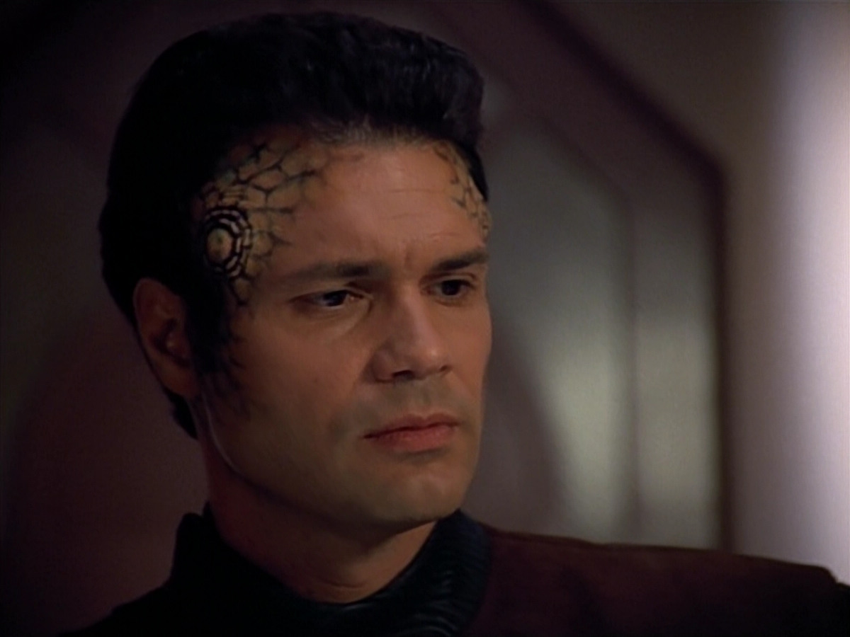 extant_StarTrek_VOY_4x09-YearOfHellPart2_02110.jpg