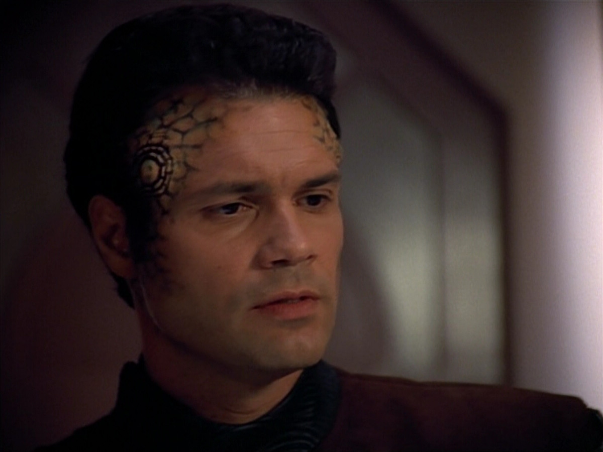 extant_StarTrek_VOY_4x09-YearOfHellPart2_02111.jpg