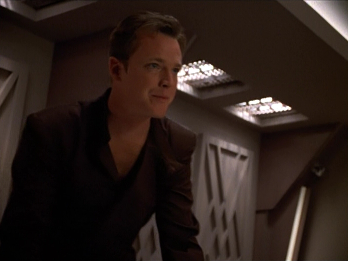 extant_StarTrek_VOY_4x09-YearOfHellPart2_02146.jpg