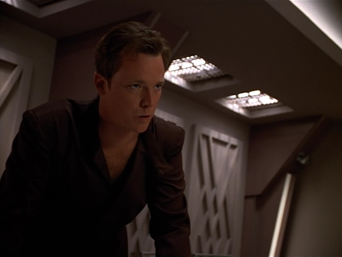 extant_StarTrek_VOY_4x09-YearOfHellPart2_02151.jpg