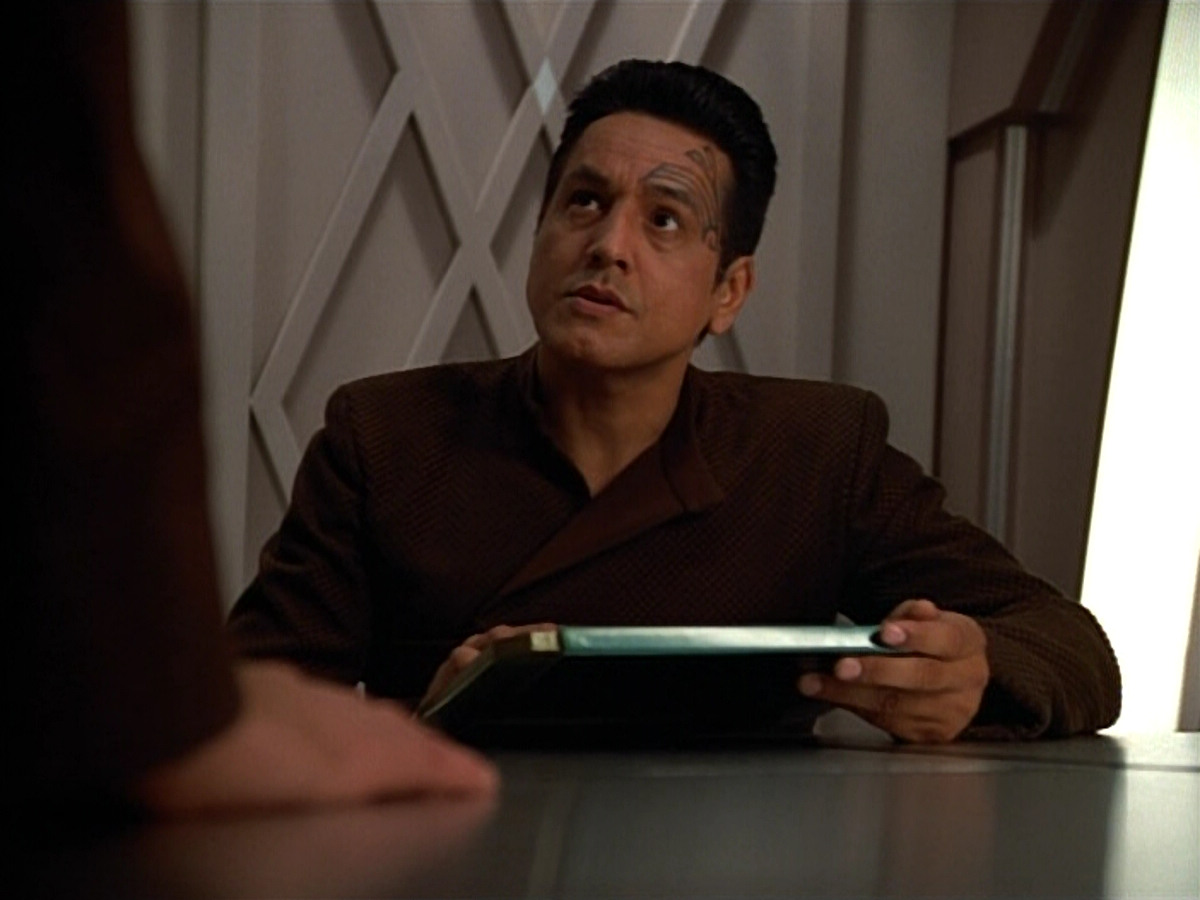 extant_StarTrek_VOY_4x09-YearOfHellPart2_02164.jpg
