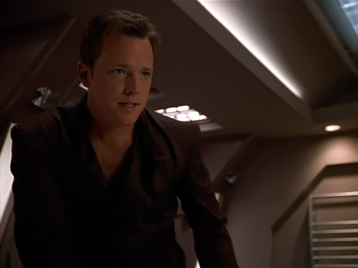 extant_StarTrek_VOY_4x09-YearOfHellPart2_02176.jpg
