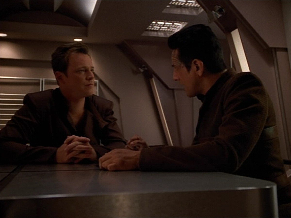 extant_StarTrek_VOY_4x09-YearOfHellPart2_02203.jpg