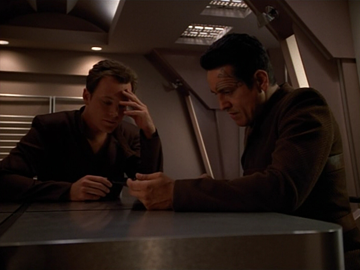 extant_StarTrek_VOY_4x09-YearOfHellPart2_02216.jpg