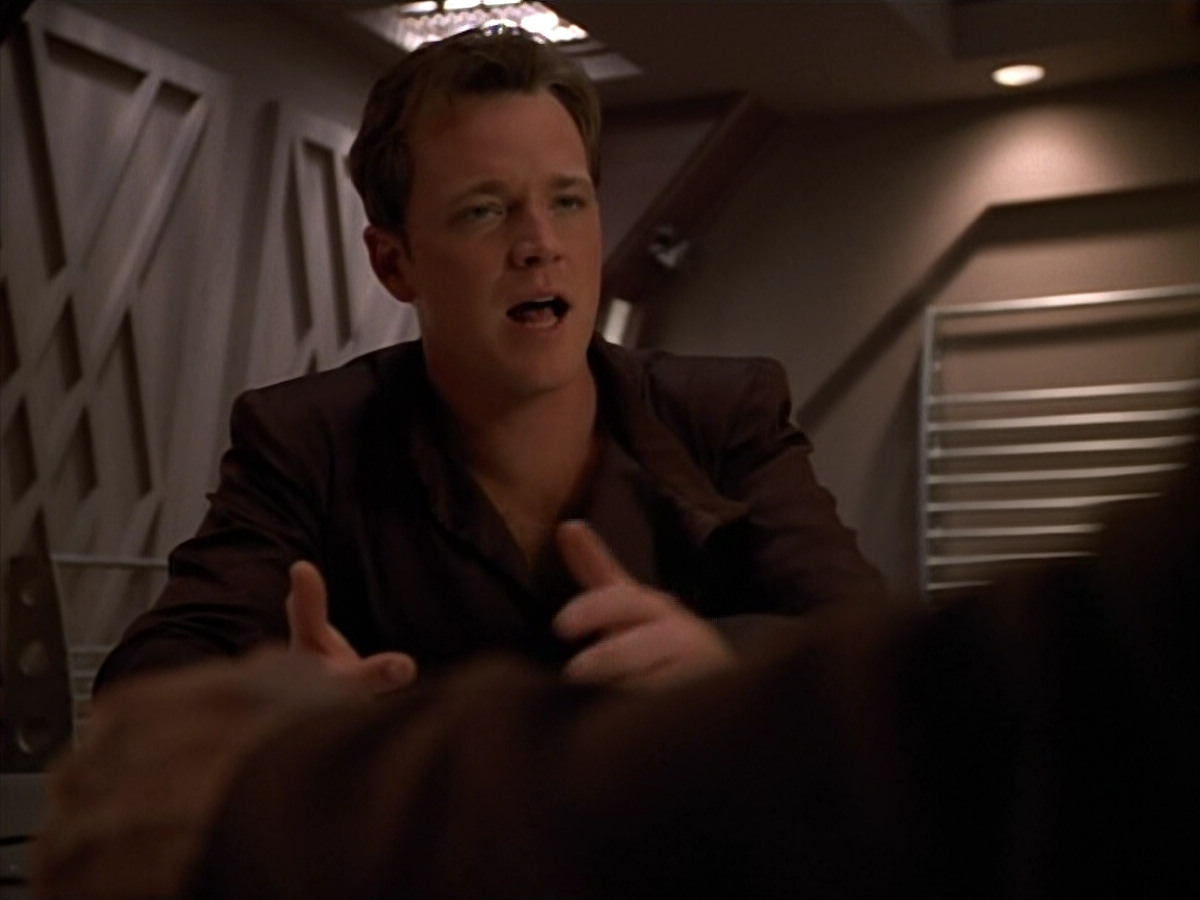 extant_StarTrek_VOY_4x09-YearOfHellPart2_02236.jpg