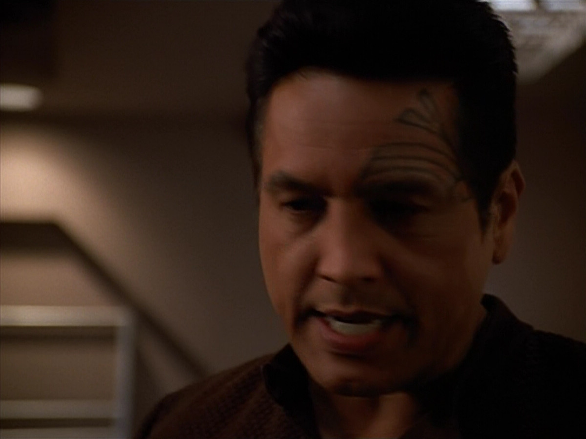 extant_StarTrek_VOY_4x09-YearOfHellPart2_02249.jpg