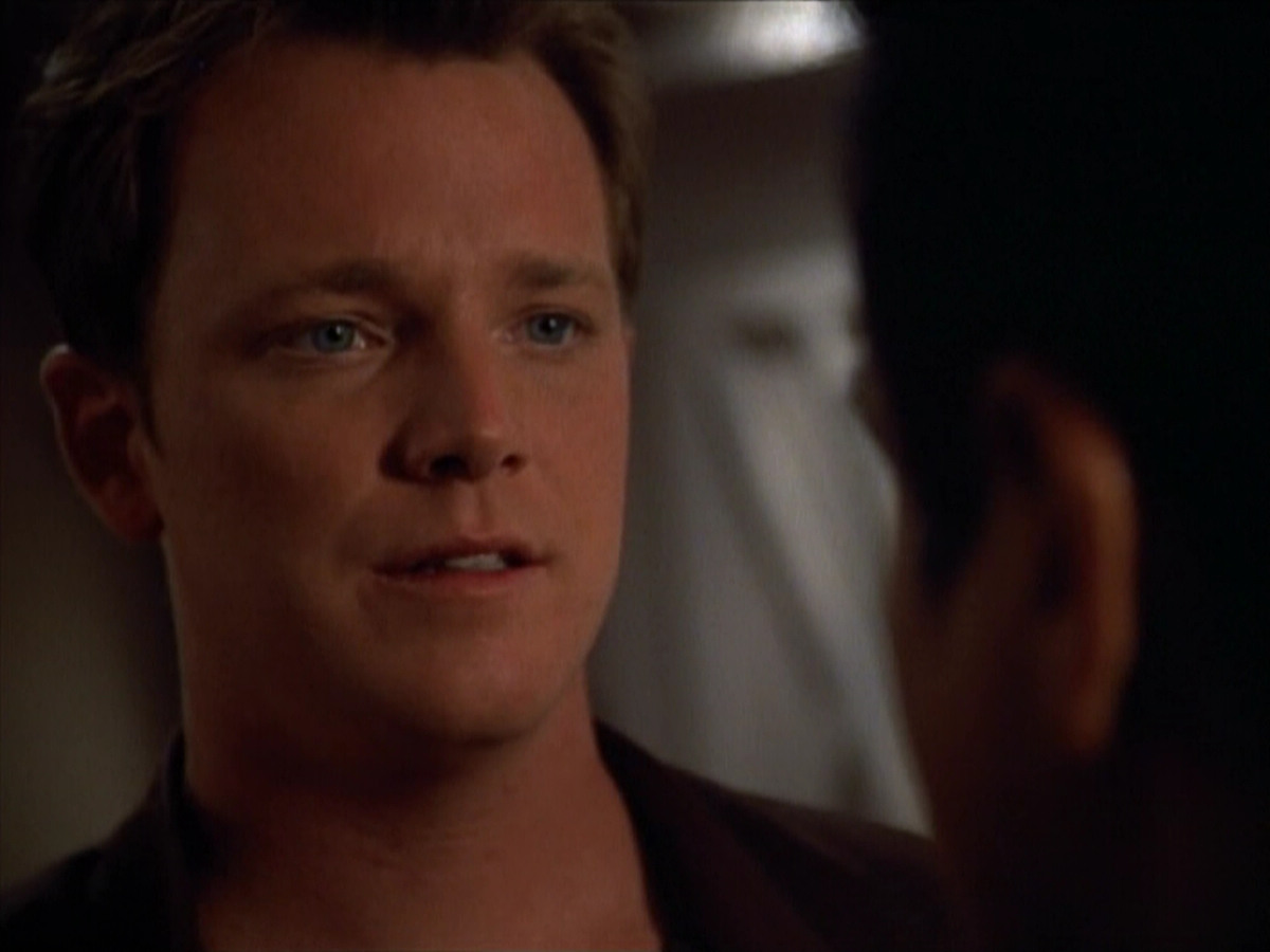 extant_StarTrek_VOY_4x09-YearOfHellPart2_02269.jpg