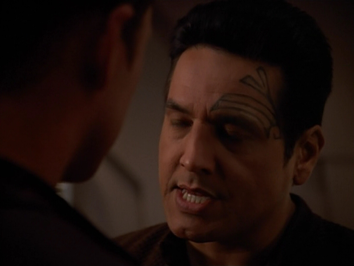 extant_StarTrek_VOY_4x09-YearOfHellPart2_02286.jpg