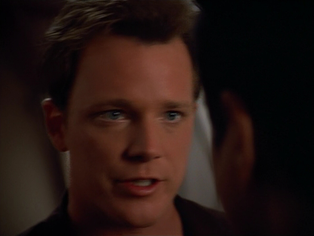 extant_StarTrek_VOY_4x09-YearOfHellPart2_02289.jpg