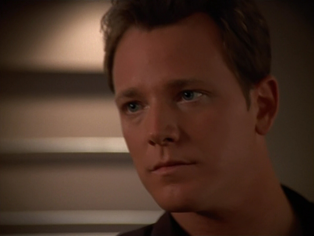 extant_StarTrek_VOY_4x09-YearOfHellPart2_02292.jpg