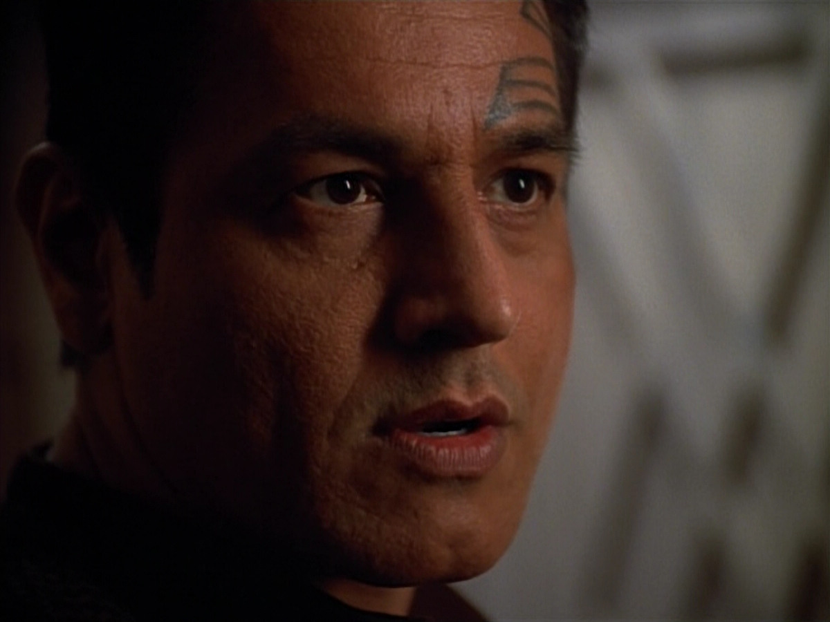 extant_StarTrek_VOY_4x09-YearOfHellPart2_02295.jpg