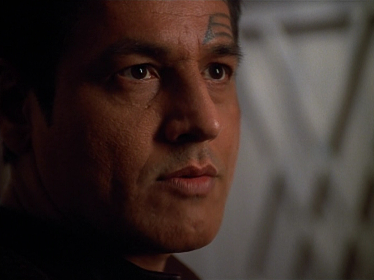 extant_StarTrek_VOY_4x09-YearOfHellPart2_02304.jpg