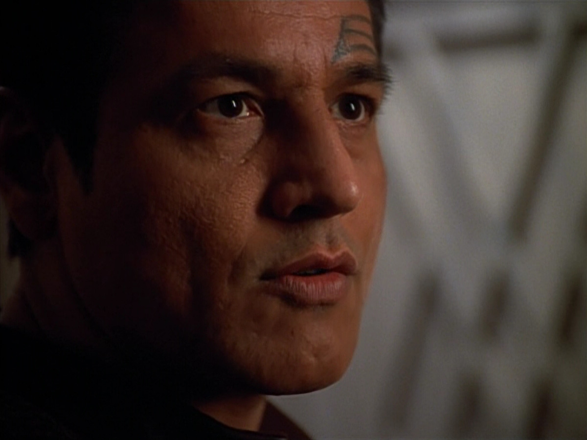 extant_StarTrek_VOY_4x09-YearOfHellPart2_02310.jpg