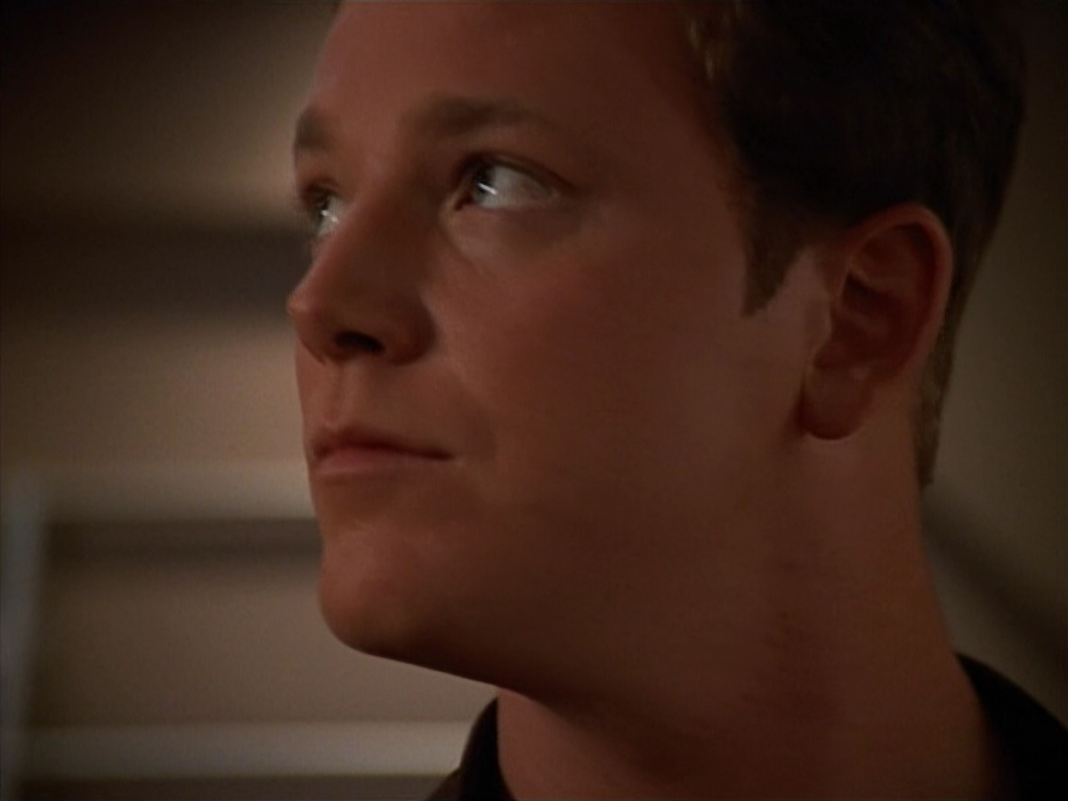 extant_StarTrek_VOY_4x09-YearOfHellPart2_02315.jpg