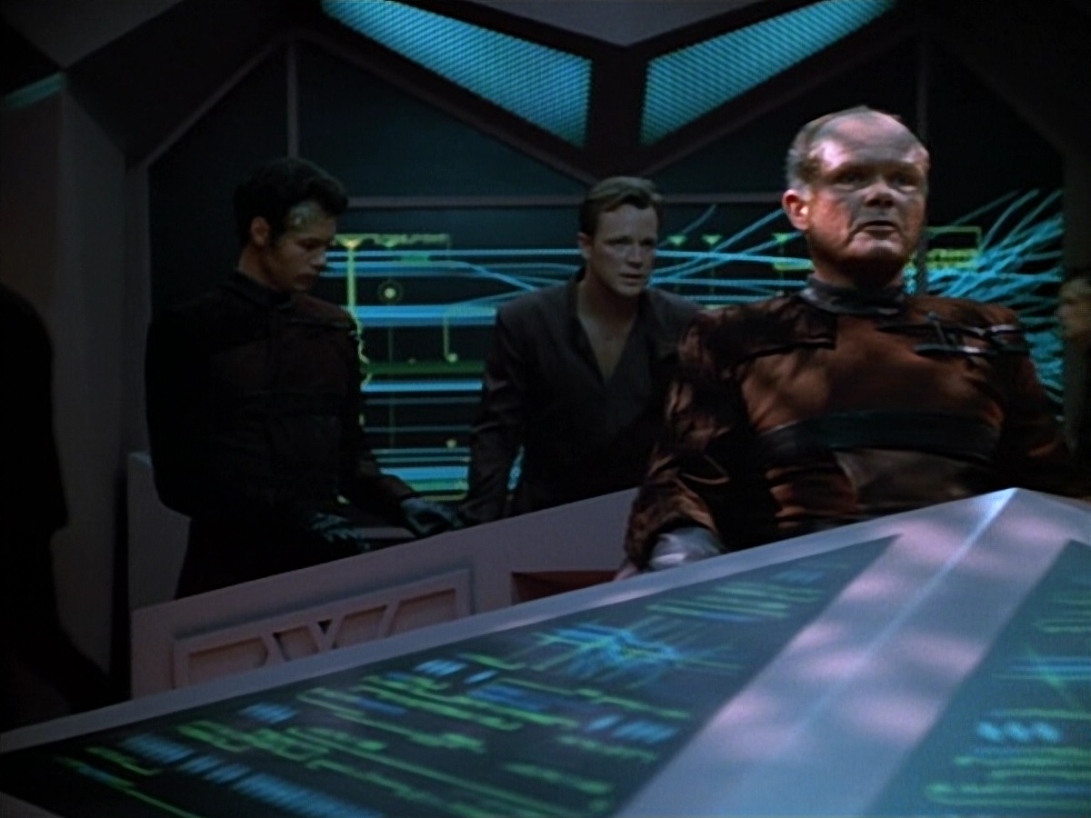 extant_StarTrek_VOY_4x09-YearOfHellPart2_02355.jpg