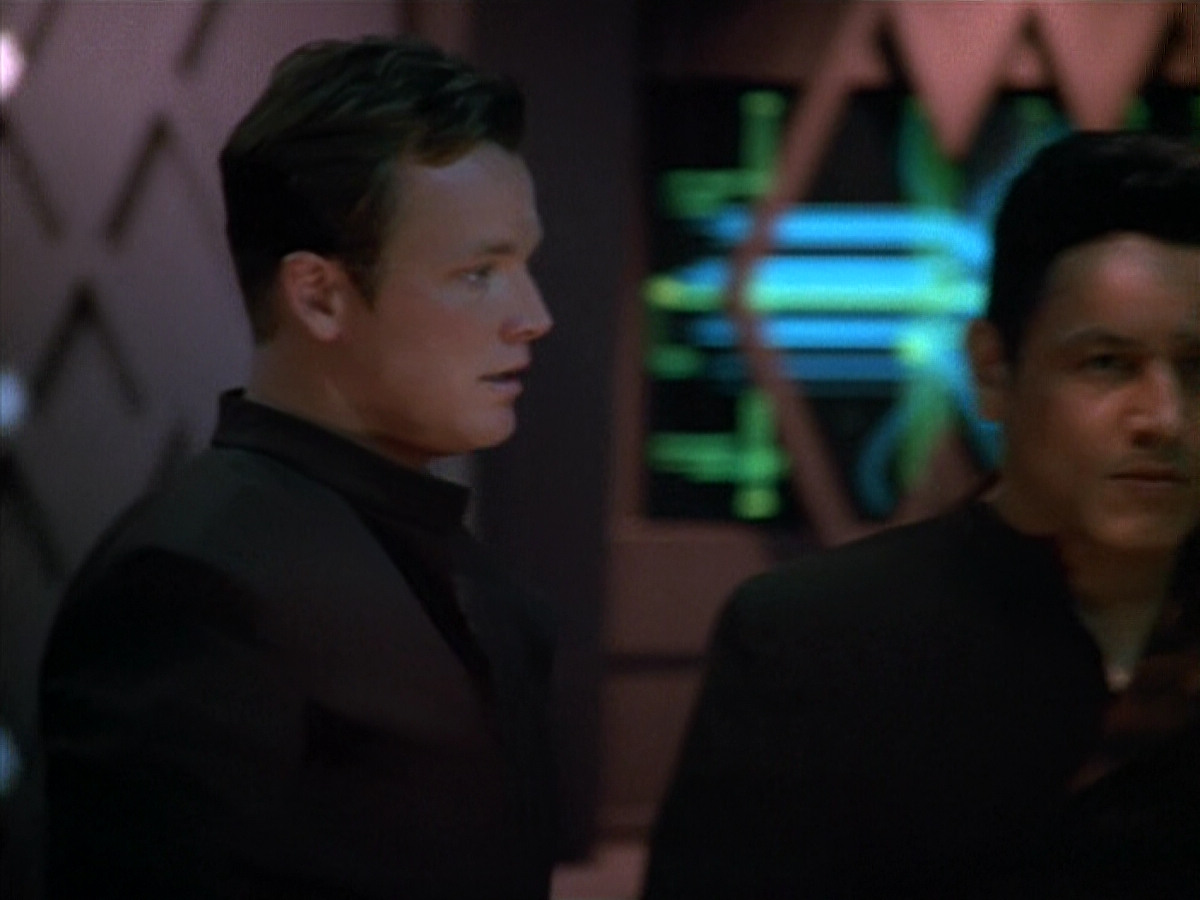 extant_StarTrek_VOY_4x09-YearOfHellPart2_02358.jpg