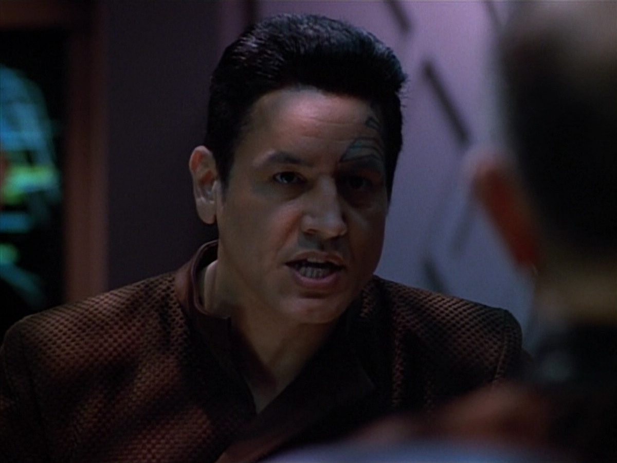extant_StarTrek_VOY_4x09-YearOfHellPart2_02370.jpg