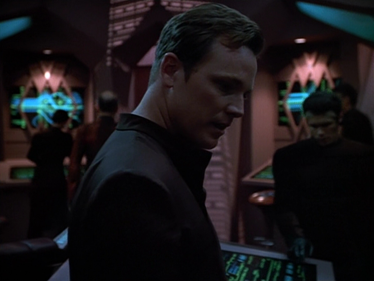 extant_StarTrek_VOY_4x09-YearOfHellPart2_02412.jpg