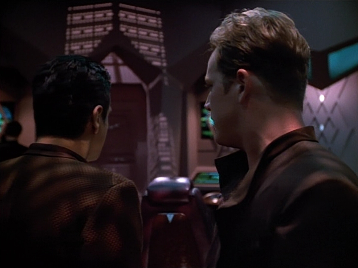 extant_StarTrek_VOY_4x09-YearOfHellPart2_02420.jpg