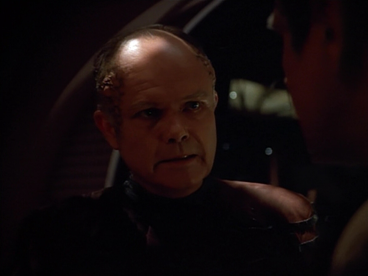 extant_StarTrek_VOY_4x09-YearOfHellPart2_02595.jpg