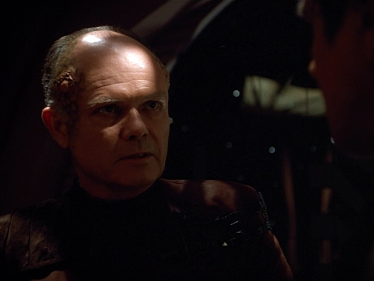 extant_StarTrek_VOY_4x09-YearOfHellPart2_02604.jpg