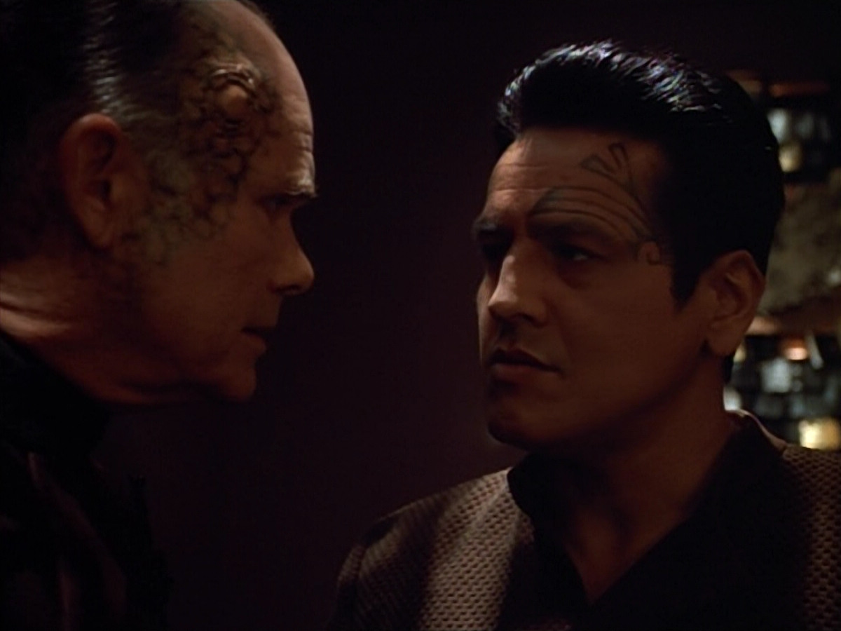 extant_StarTrek_VOY_4x09-YearOfHellPart2_02606.jpg