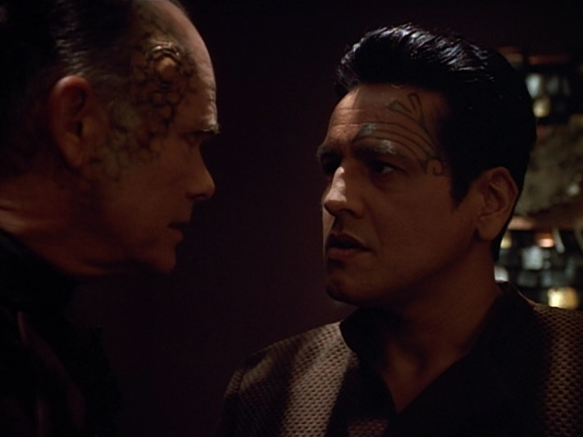 extant_StarTrek_VOY_4x09-YearOfHellPart2_02609.jpg