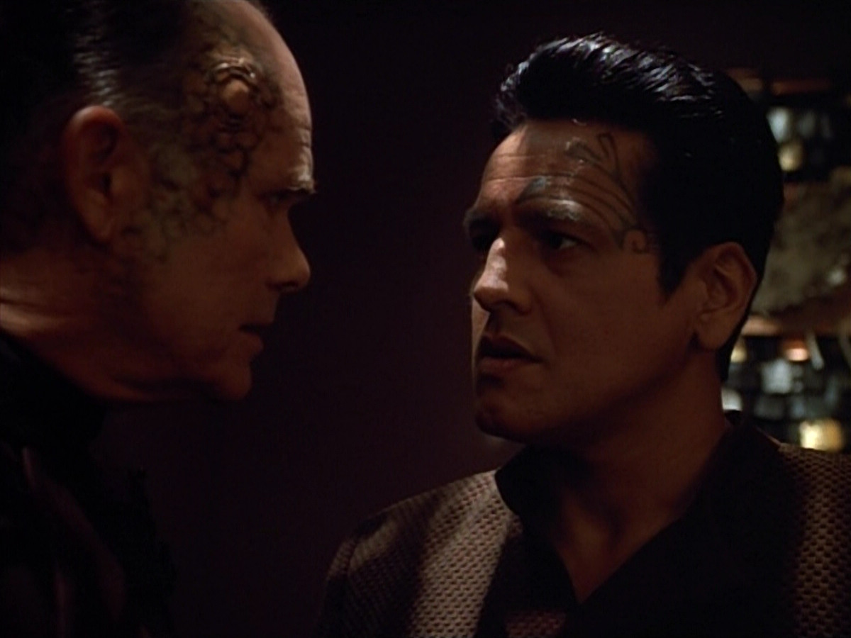extant_StarTrek_VOY_4x09-YearOfHellPart2_02610.jpg