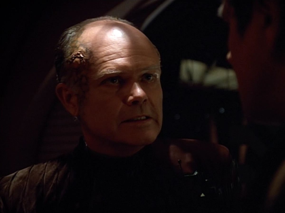 extant_StarTrek_VOY_4x09-YearOfHellPart2_02627.jpg