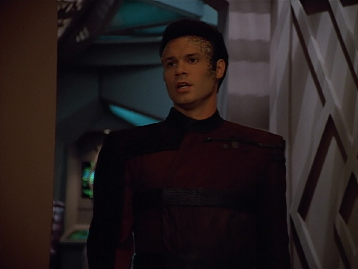 extant_StarTrek_VOY_4x09-YearOfHellPart2_02632.jpg
