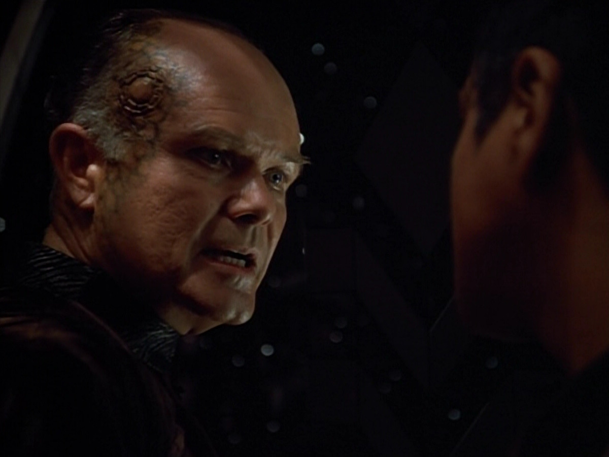extant_StarTrek_VOY_4x09-YearOfHellPart2_02693.jpg