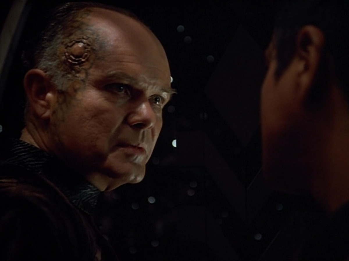 extant_StarTrek_VOY_4x09-YearOfHellPart2_02695.jpg