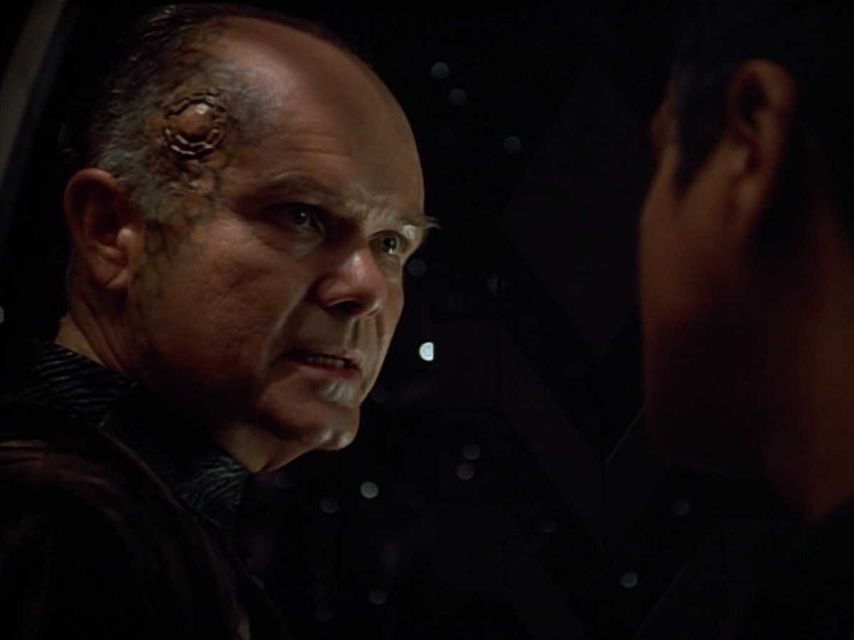 extant_StarTrek_VOY_4x09-YearOfHellPart2_02696.jpg