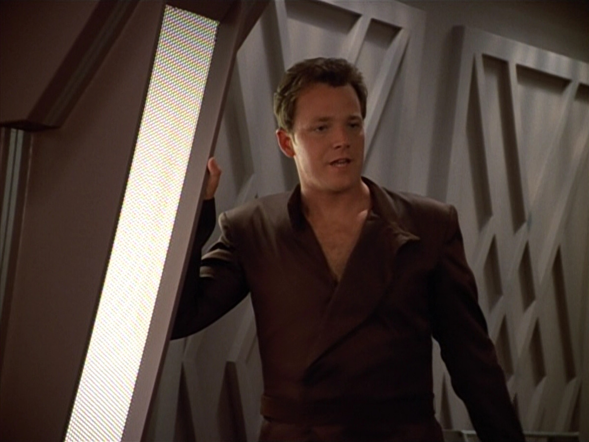 extant_StarTrek_VOY_4x09-YearOfHellPart2_02707.jpg