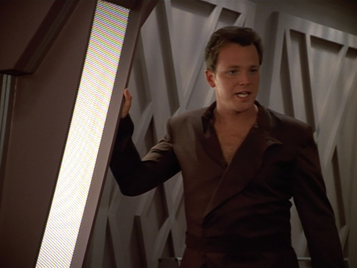 extant_StarTrek_VOY_4x09-YearOfHellPart2_02708.jpg