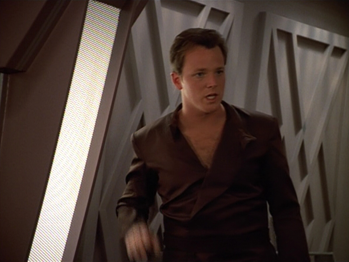 extant_StarTrek_VOY_4x09-YearOfHellPart2_02710.jpg