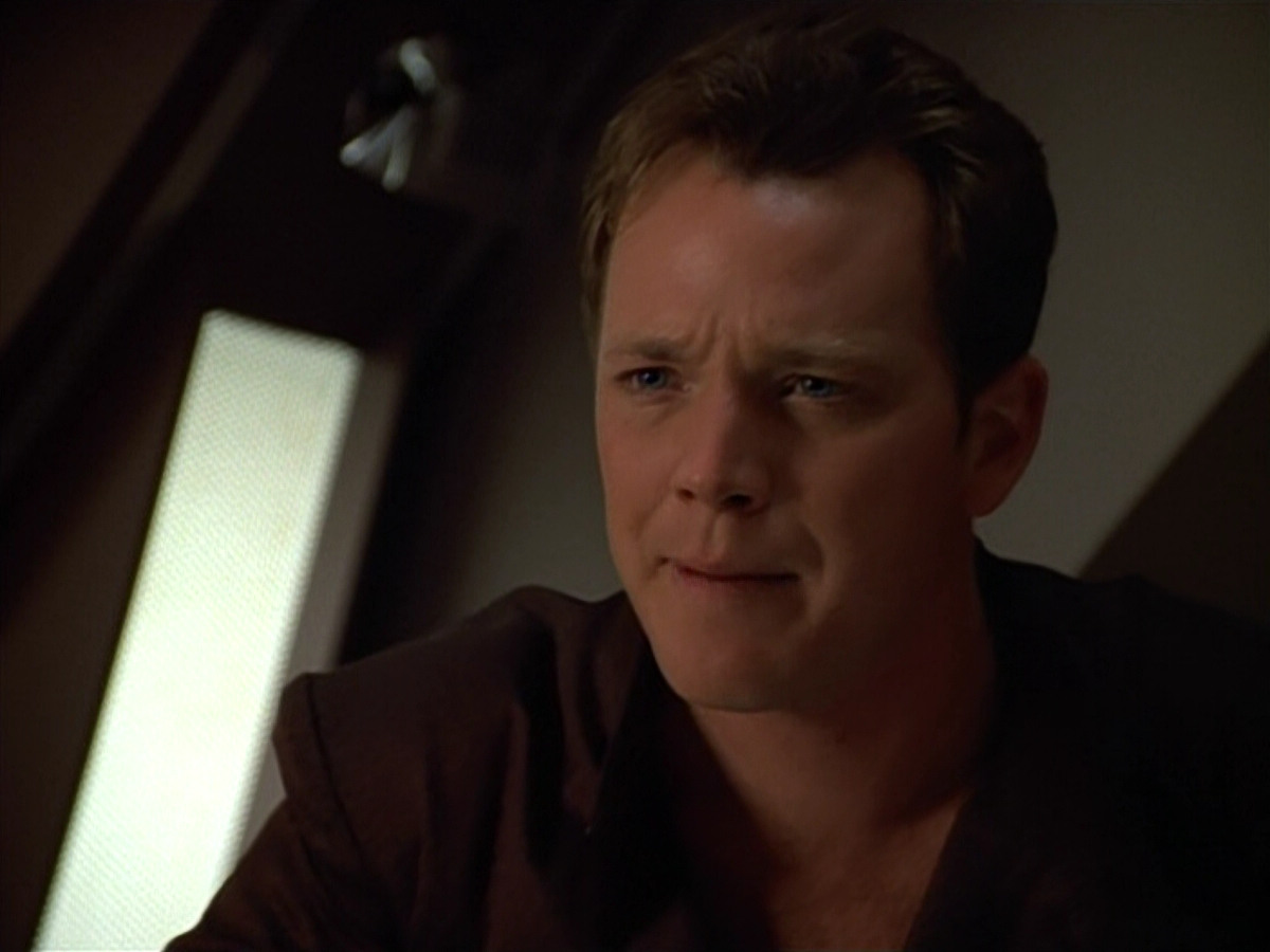 extant_StarTrek_VOY_4x09-YearOfHellPart2_02727.jpg