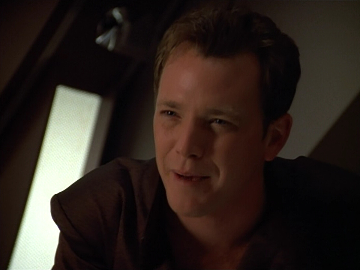 extant_StarTrek_VOY_4x09-YearOfHellPart2_02734.jpg