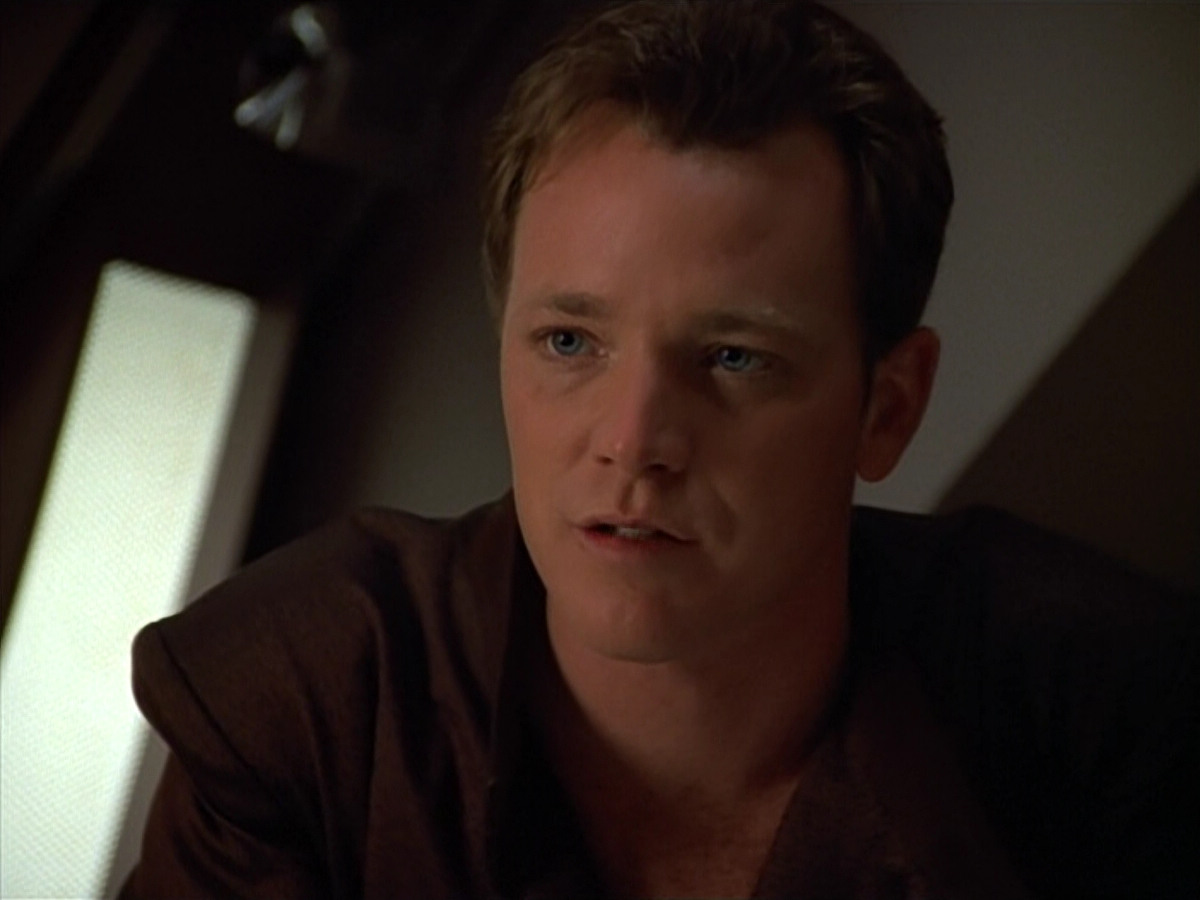 extant_StarTrek_VOY_4x09-YearOfHellPart2_02739.jpg