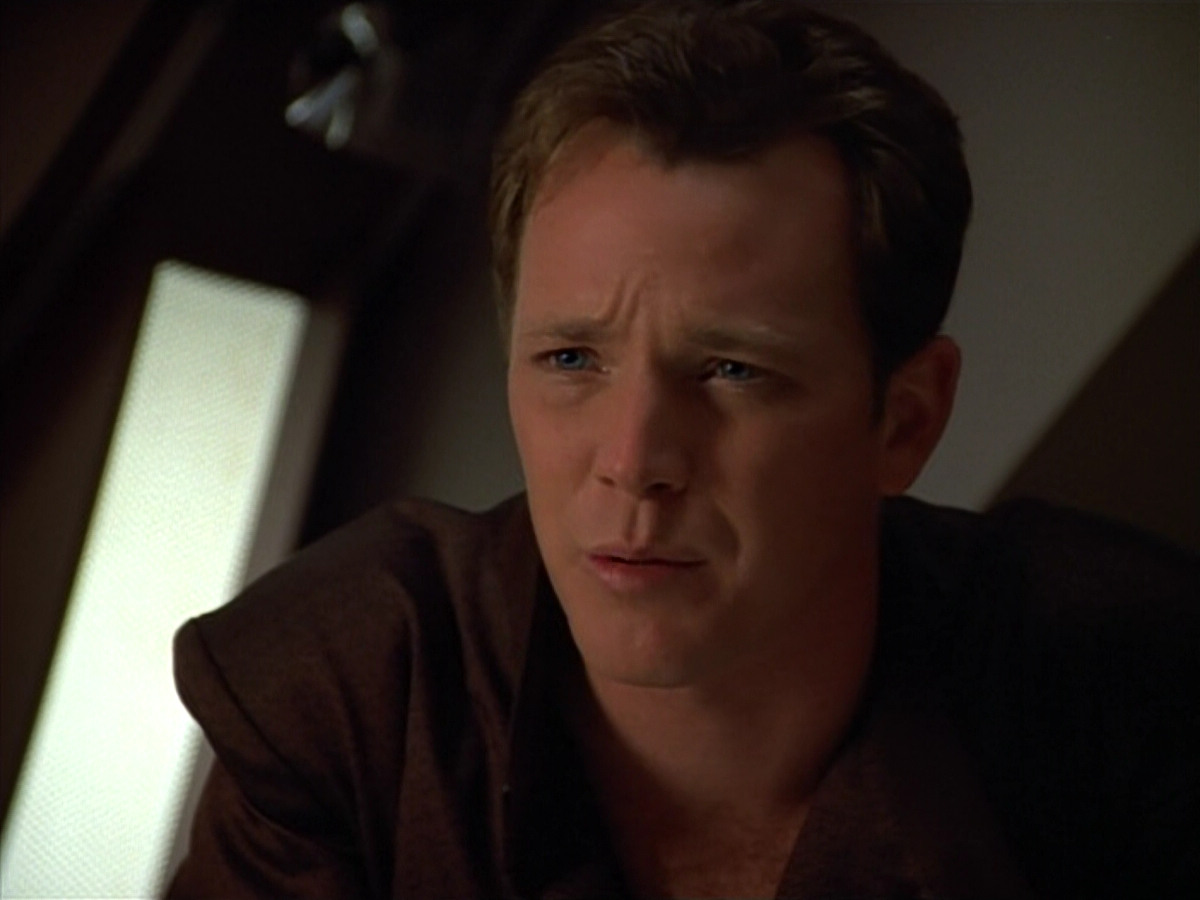 extant_StarTrek_VOY_4x09-YearOfHellPart2_02742.jpg