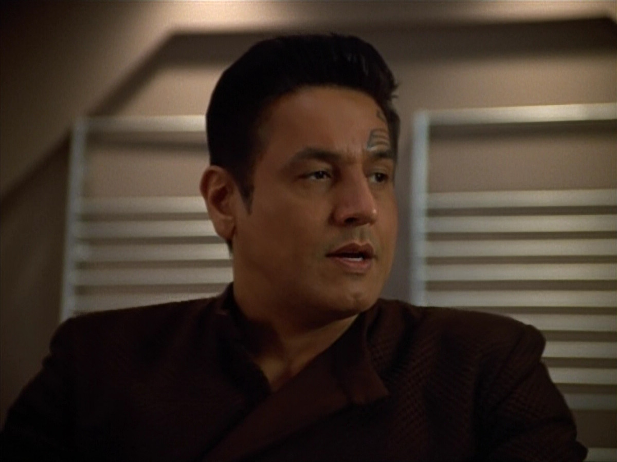 extant_StarTrek_VOY_4x09-YearOfHellPart2_02750.jpg